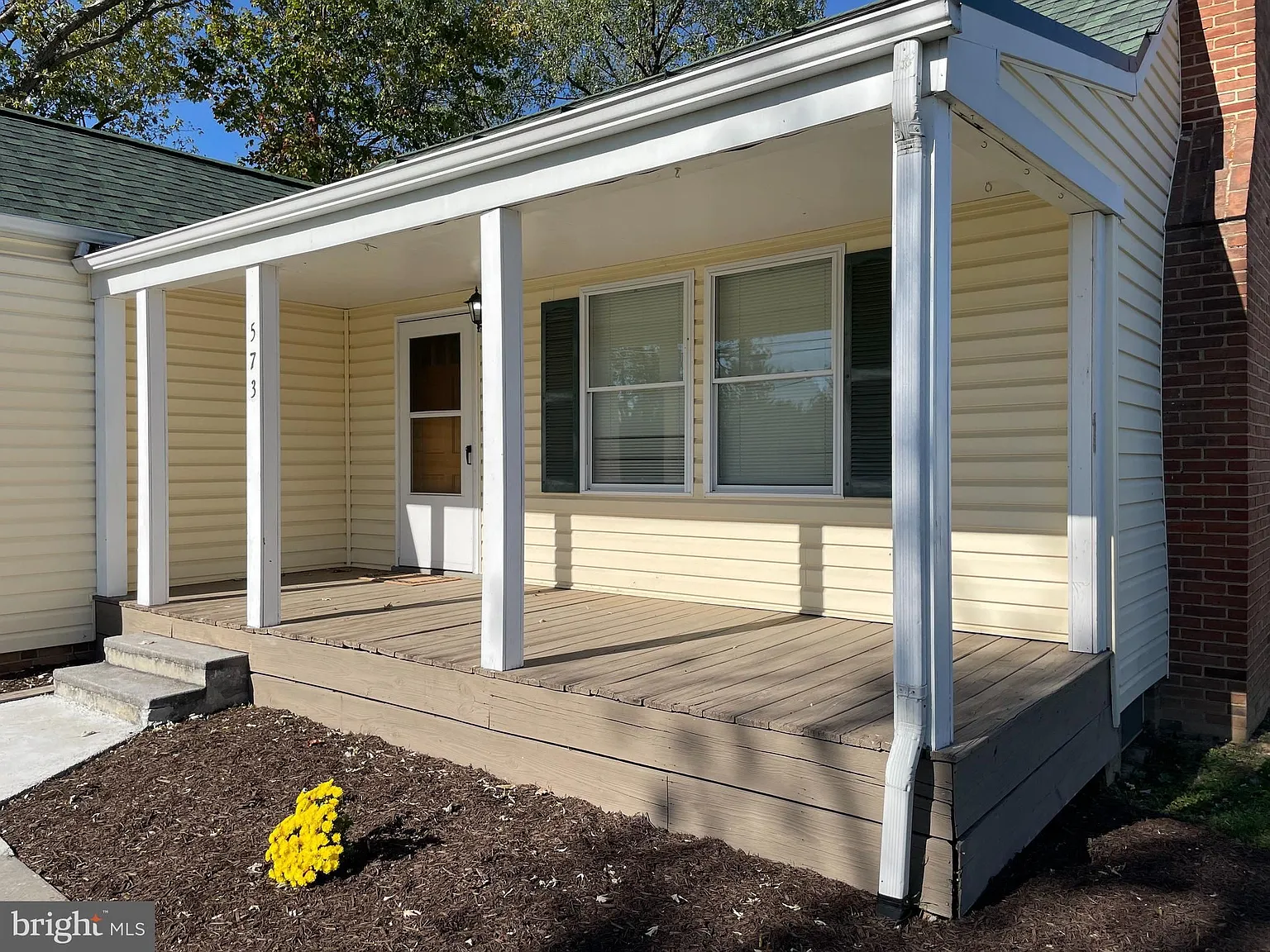 3 bed, 1.0 bath, 1752 sqft, $1,750 — Photo 3