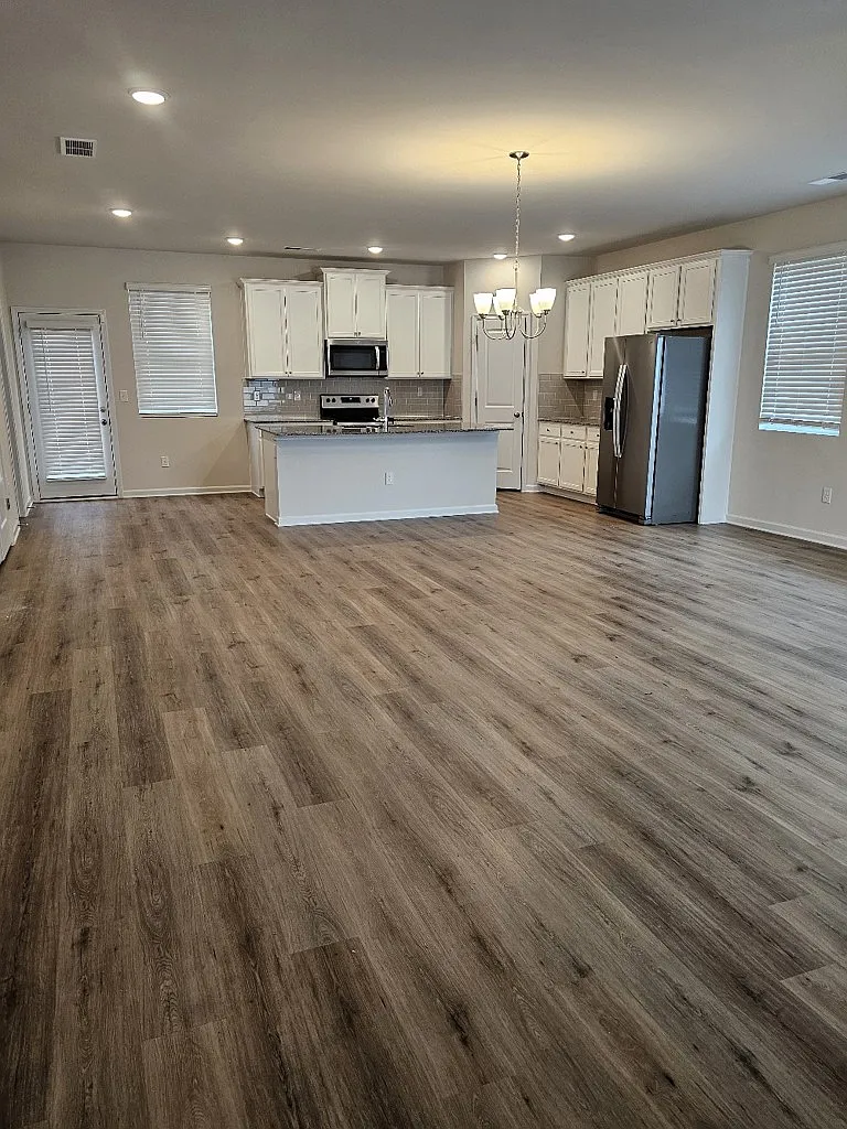 Charming 3-Bedroom Home in Atlanta's Norwood Manor — Photo 4