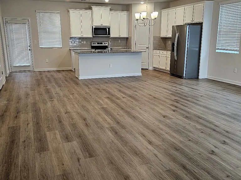 1056 Thomasville Estates Way SE — Photo 4