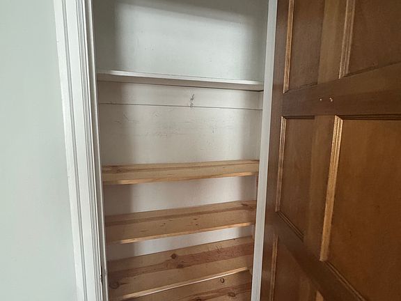 5th image of 857 Sheridan Ave Unit B