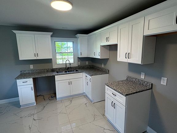 4th image of 137 Oakmont Dr