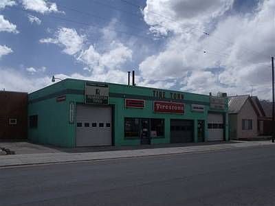 2nd image of 209 W 3rd St