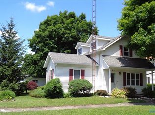 133 S East St, Bradner, OH 43406