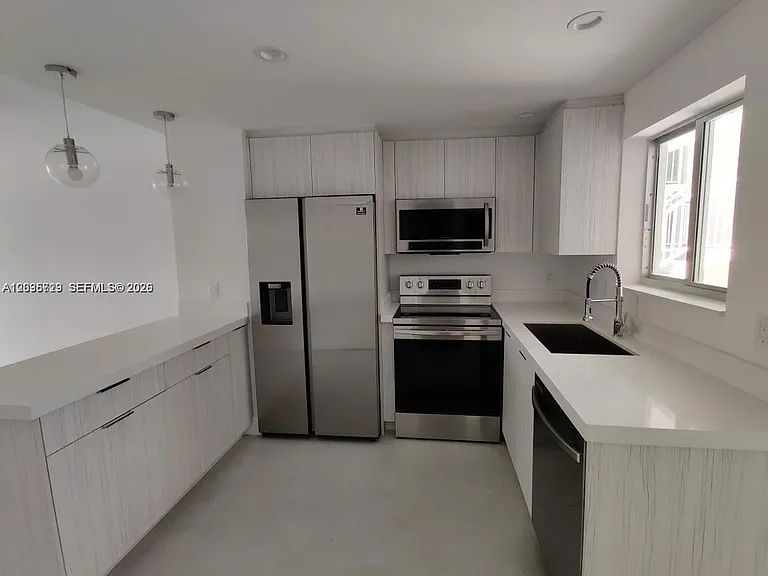 3755 NE 167th St #25 — Photo 2