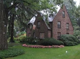 52 Garden Rd, Wellesley, MA 02481