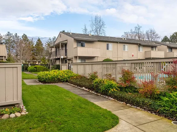 PARK CLUB APARTMENTS