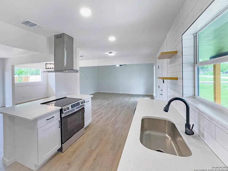 375 W Faust St — Photo 5