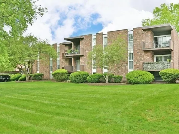 3060 N River Rd NE APT K15, Warren, OH 44483