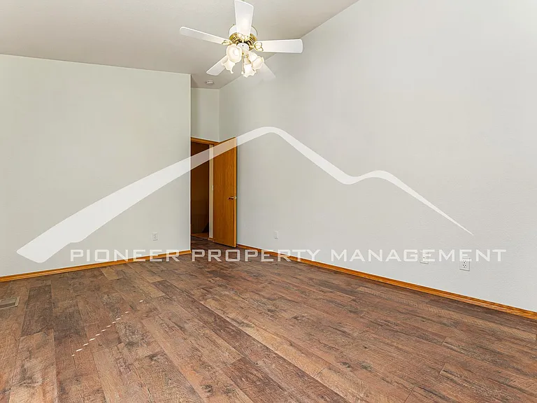 2924 Troxell Ave — Photo 19