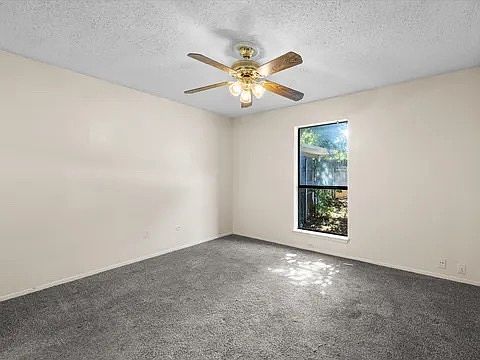 4th image of 2408 Ventura Dr #A