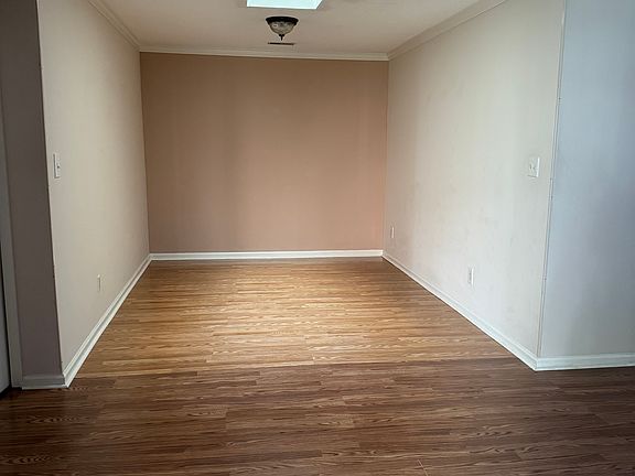 Dining Room with Skylight (located just off Living/Family room)