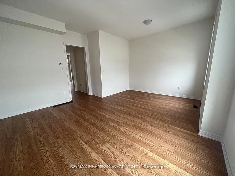 11405 Leslie St — Photo 10