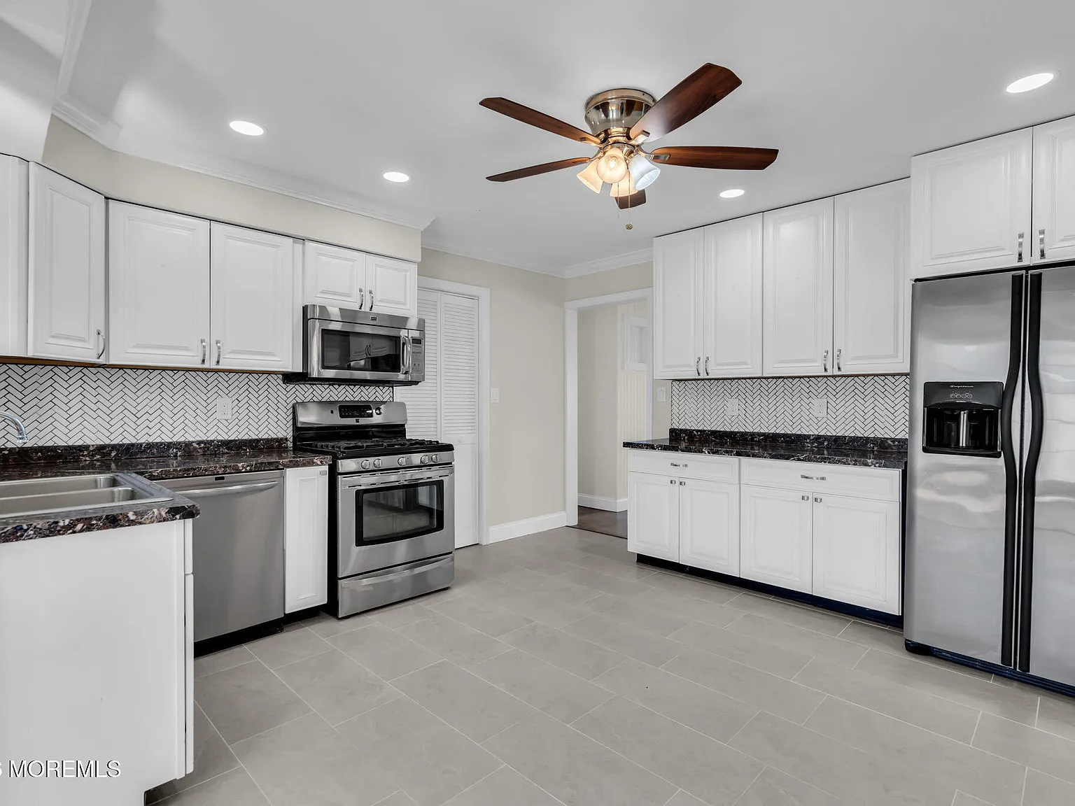 4 bed, 2622 sqft, $3,750 — Photo 4
