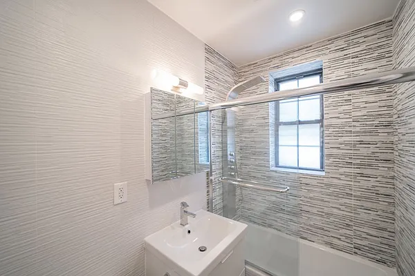 Rented by Heritage Capital Management LLC | media 20