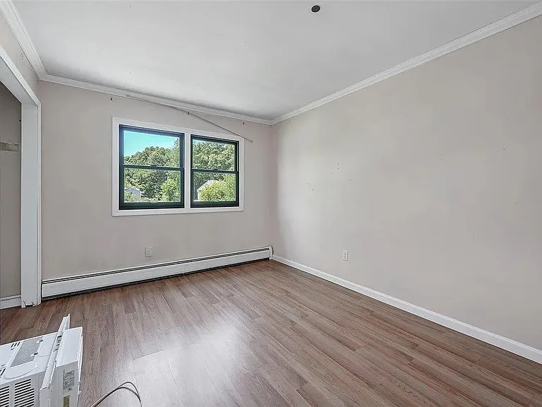 54 Capital Dr — Photo 29