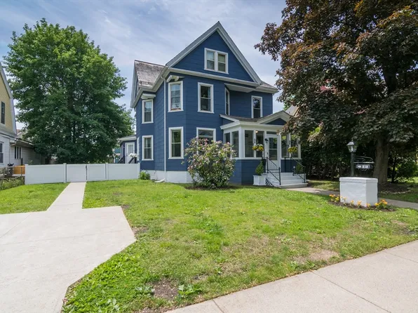 61 Fairfield Ave, Holyoke, MA 01040