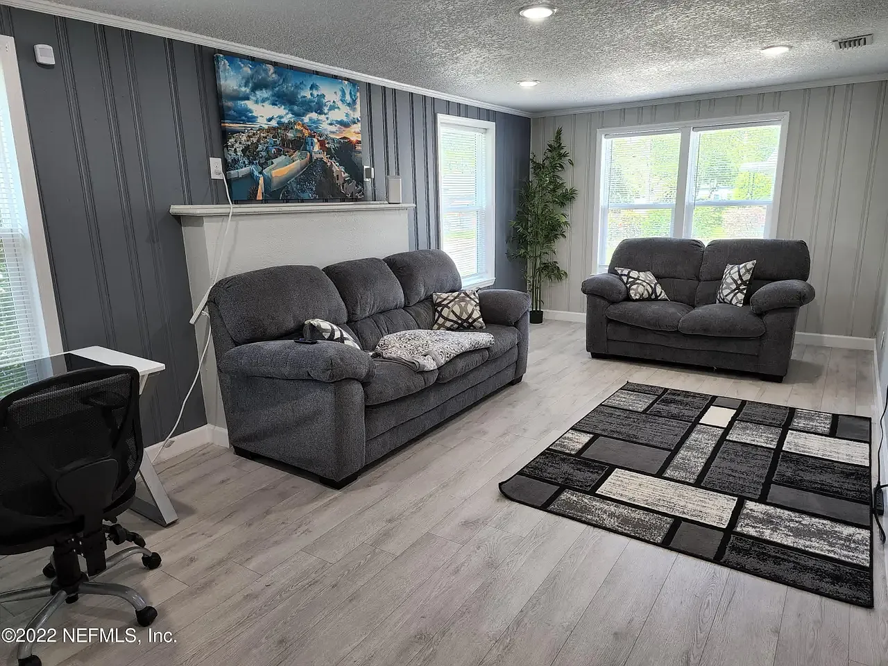 2543 Lewis St — Photo 3