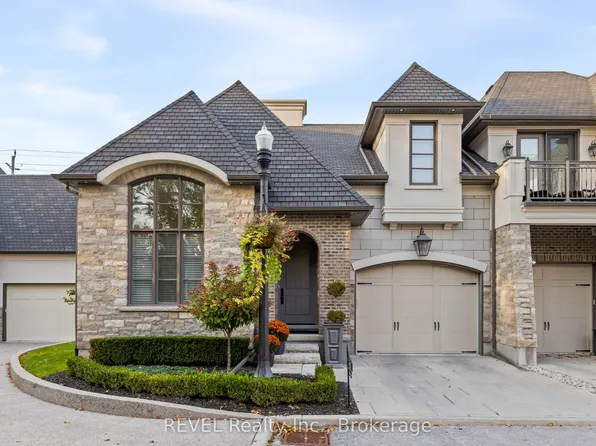 25 Arbourvale Cmn, Saint Catharines, ON L2T 0A6