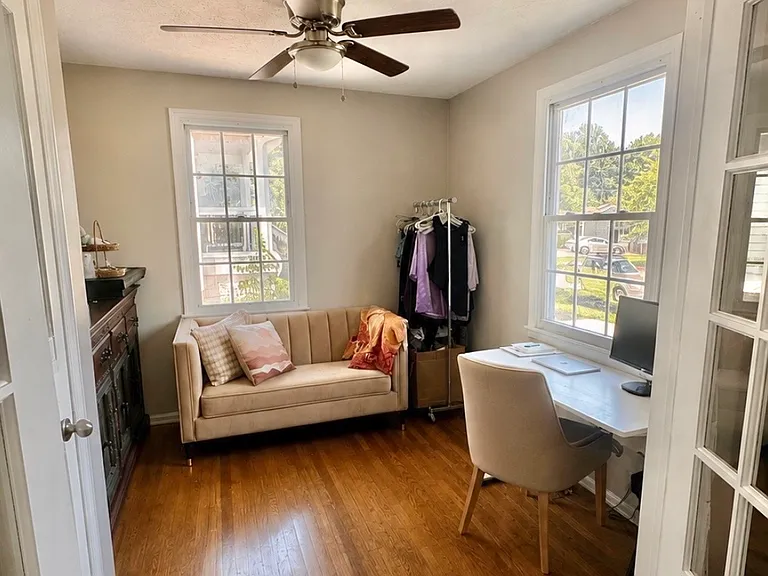704 Village Ct — Photo 6