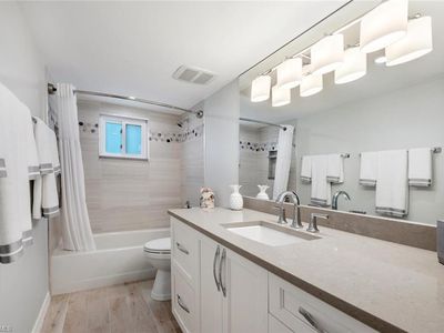 577 Beachwalk CIR #R104, Naples, FL, 34108