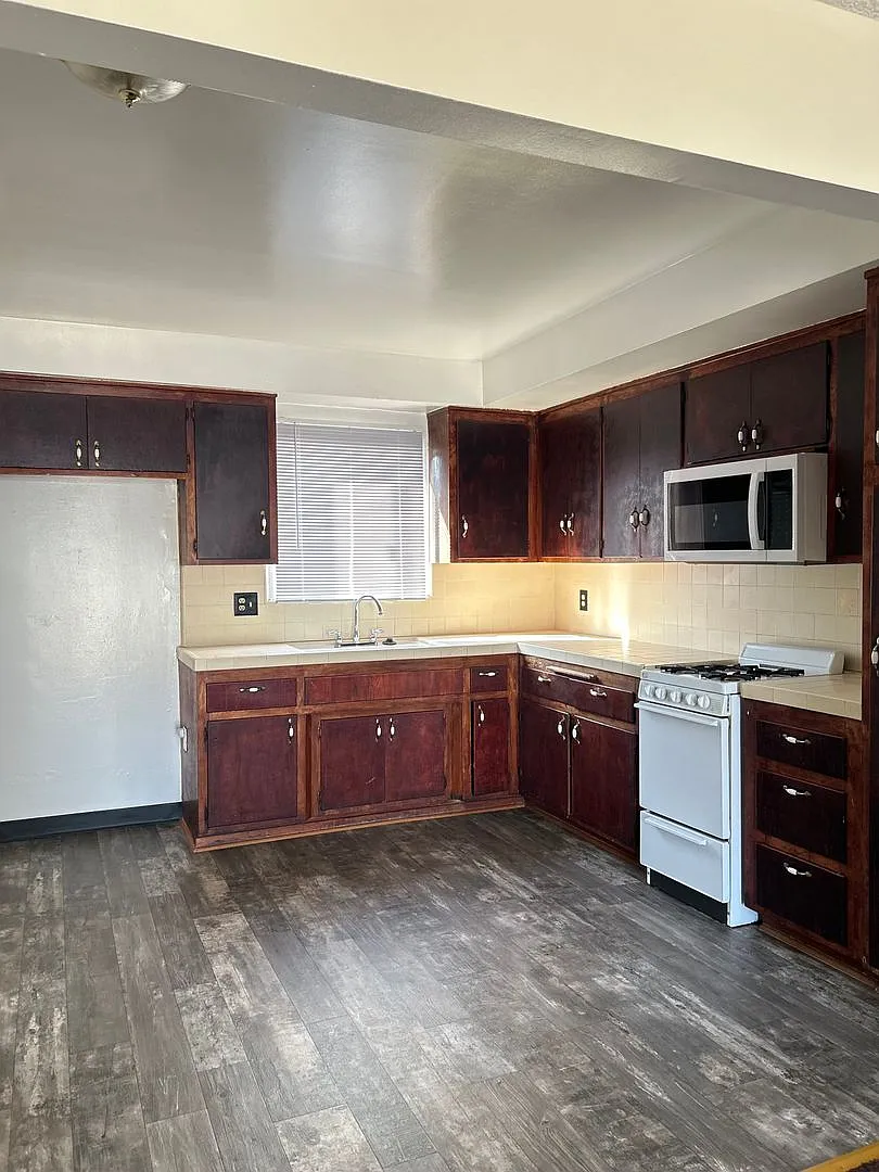 1622 W 81st St, Los Angeles, CA 90047 — Photo 2