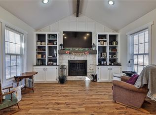 301 SE Alger Dr, Blue Springs, MO 64014