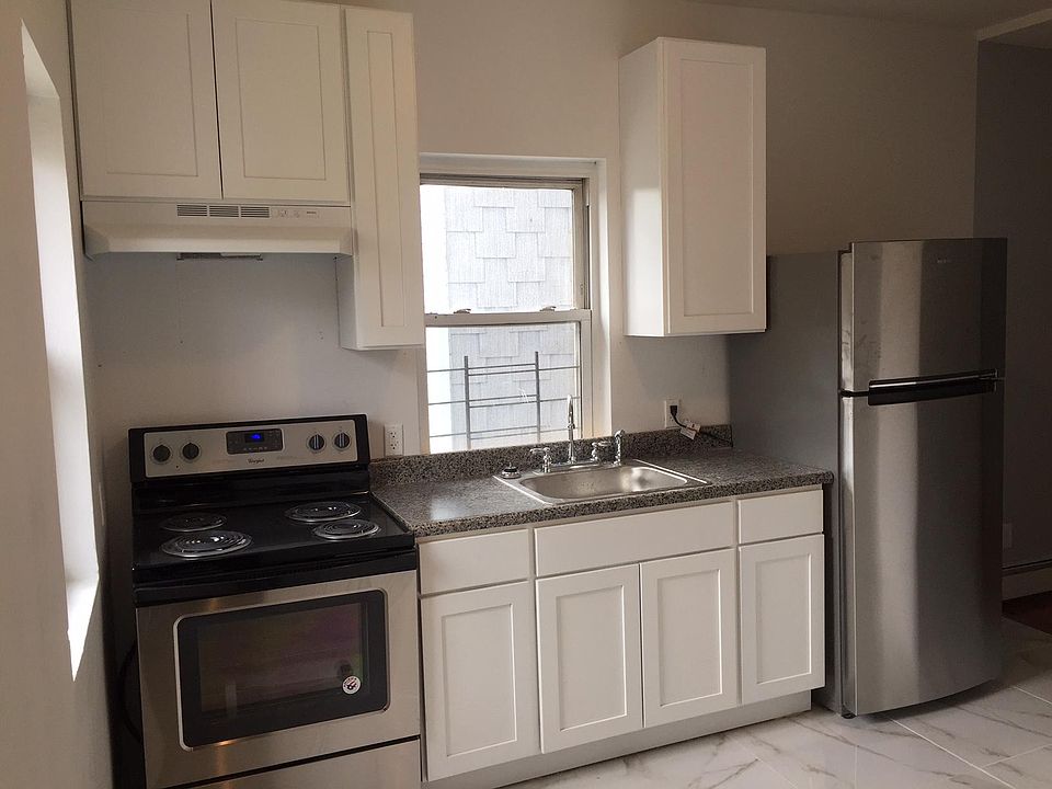 1st image of 102 Ash St APT 3L