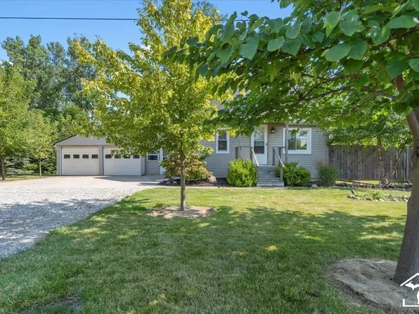 2021 Sandy Creek Rd, Monroe, MI 48162