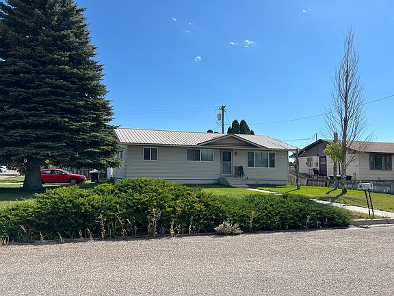 3rd image of 120 Cedar Ave