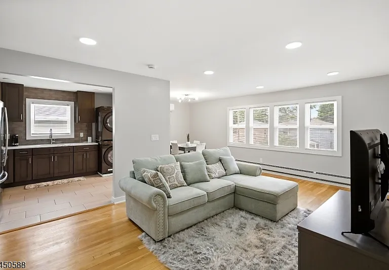 19 Evelyn Ct #2 — Photo 3