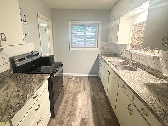4th image of 1111 N Carrizo St #B & A