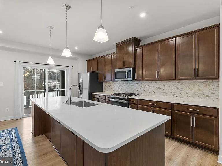 10706 Larkswood St — Photo 11