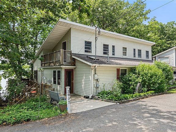 3rd image of 3907 N Falls Rd