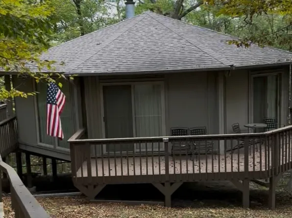 4 Lost Ridge Ln, Galena, IL 61036