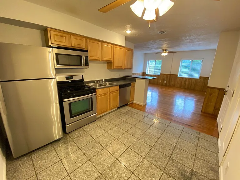 E 15th Ave 325 TPP — Photo 22