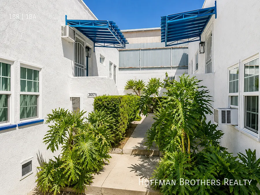3015 London St Los Angeles, CA 90026 — Photo 3