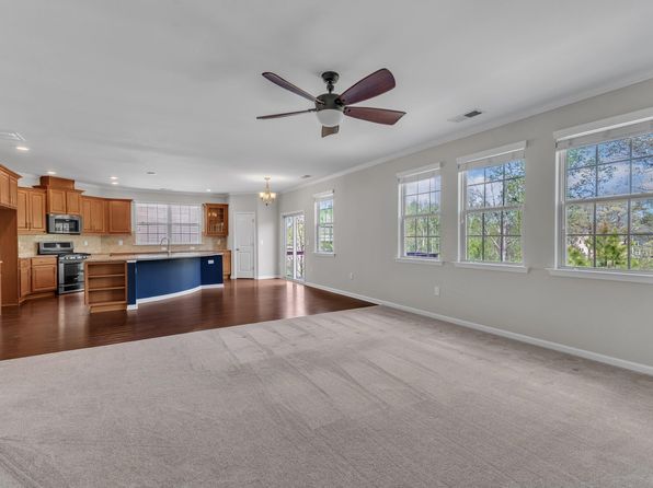 664 Long Melford Dr, Rolesville, NC 27571