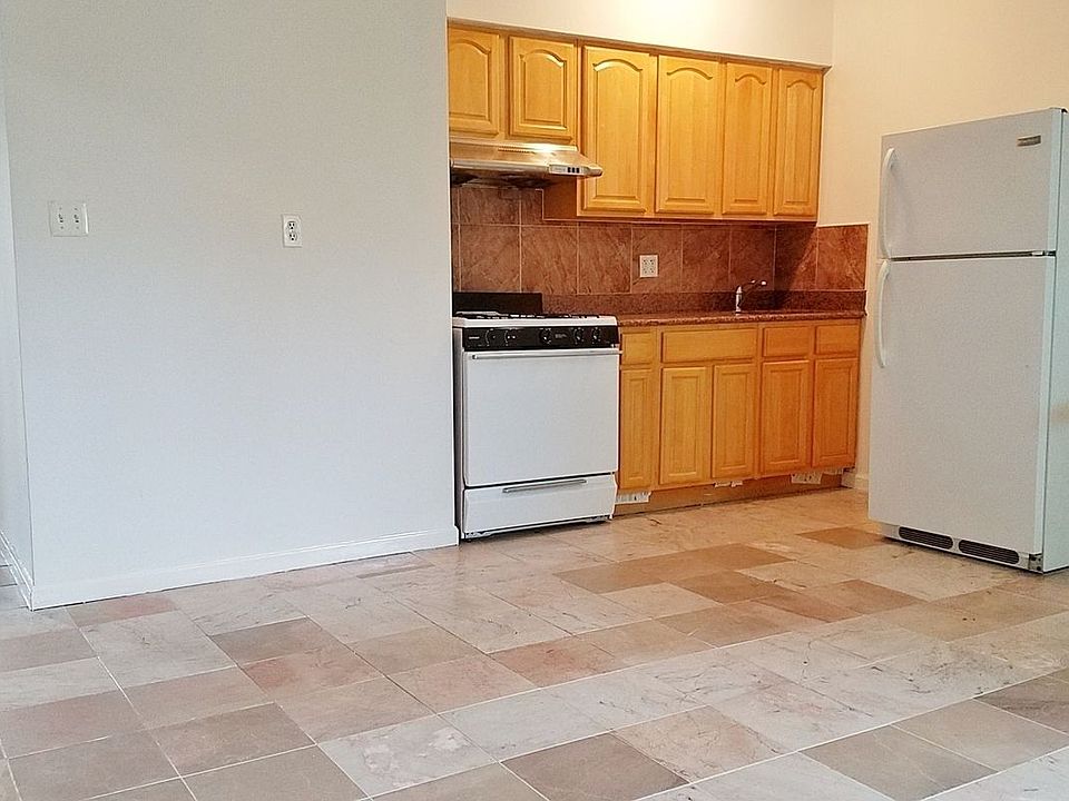 1st image of 3514 31st St #3