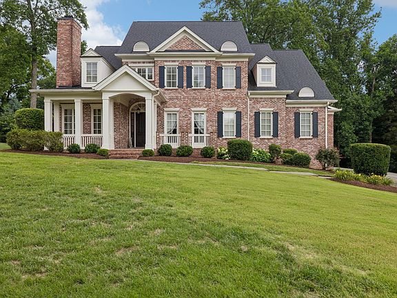 2nd image of 664 Ayrshire Cir