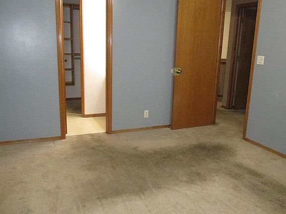 2nd image of 317 E Valley Park Dr