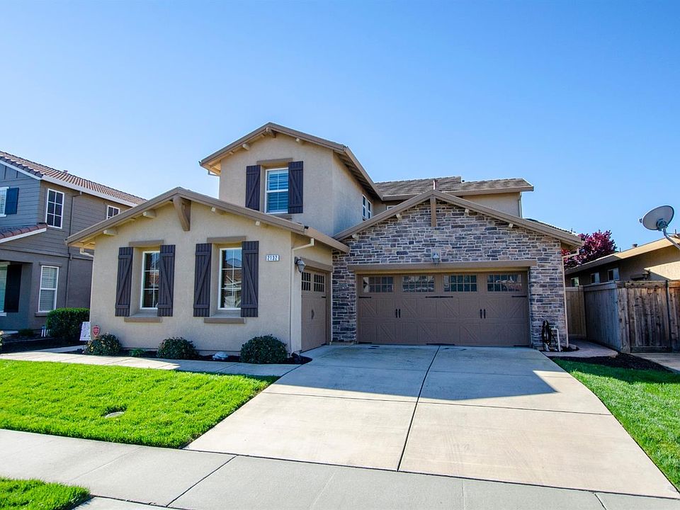 2nd image of 2132 Pistachio Way