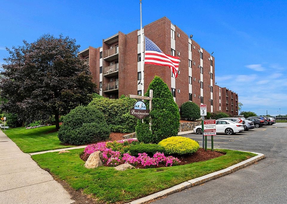 1st image of 137 Franklin St APT 203