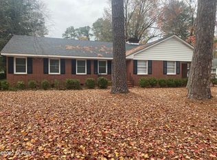 1205 Meadowood Dr, Kinston, NC 28501