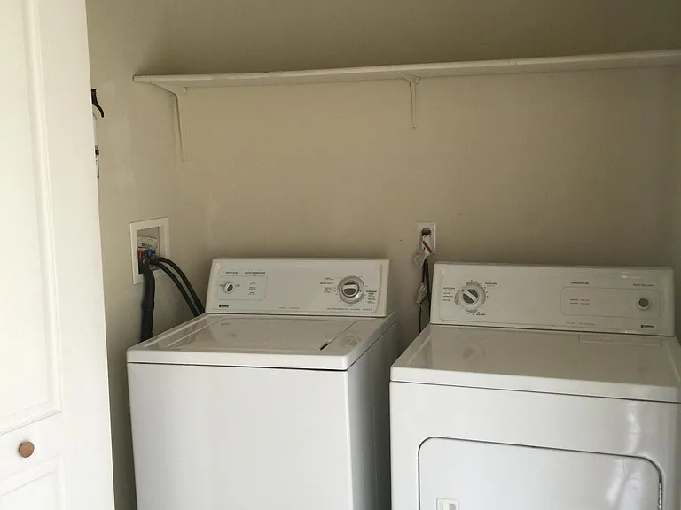 1008 Lakepointe St #1 — Photo 15