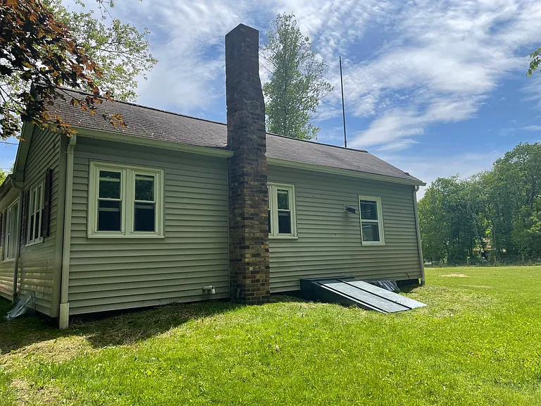 1207 Jennings Ave — Photo 9