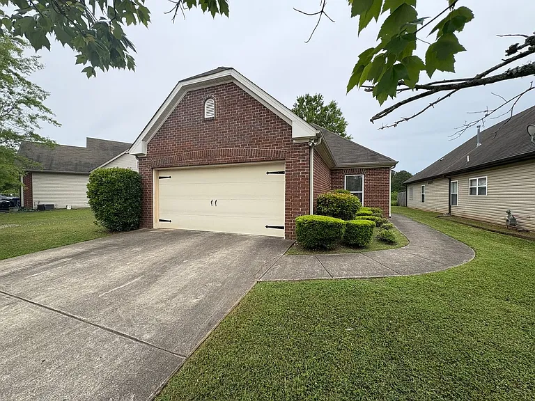 5287 Promenade Dr — Photo 1