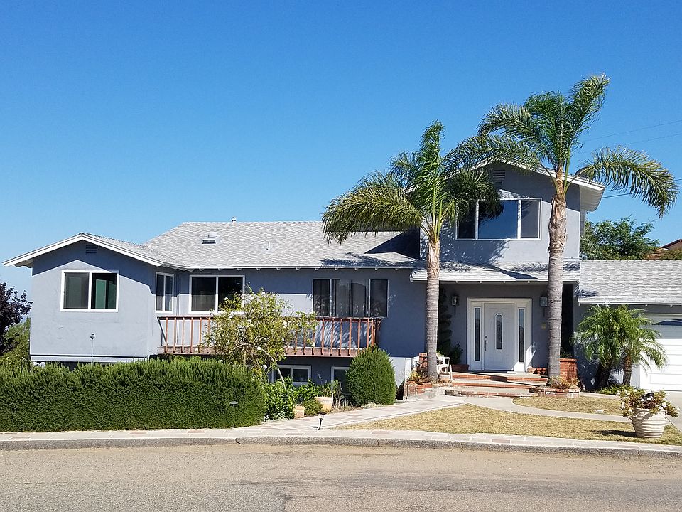 2nd image of 511 Washingtonia Dr