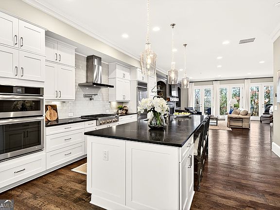 3rd image of 2280 Garrison St