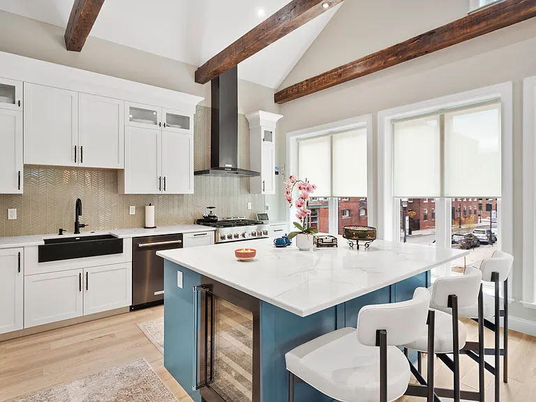 140 Middlesex St #3 — Photo 6