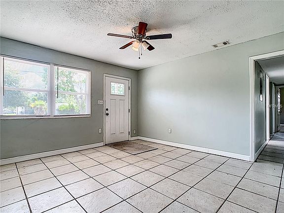 3rd image of 604 Yucatan Dr
